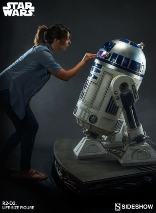 Illustration for article titled For $7500, This Life Sized R2-D2 Should Probably Do More Than Just Sit There